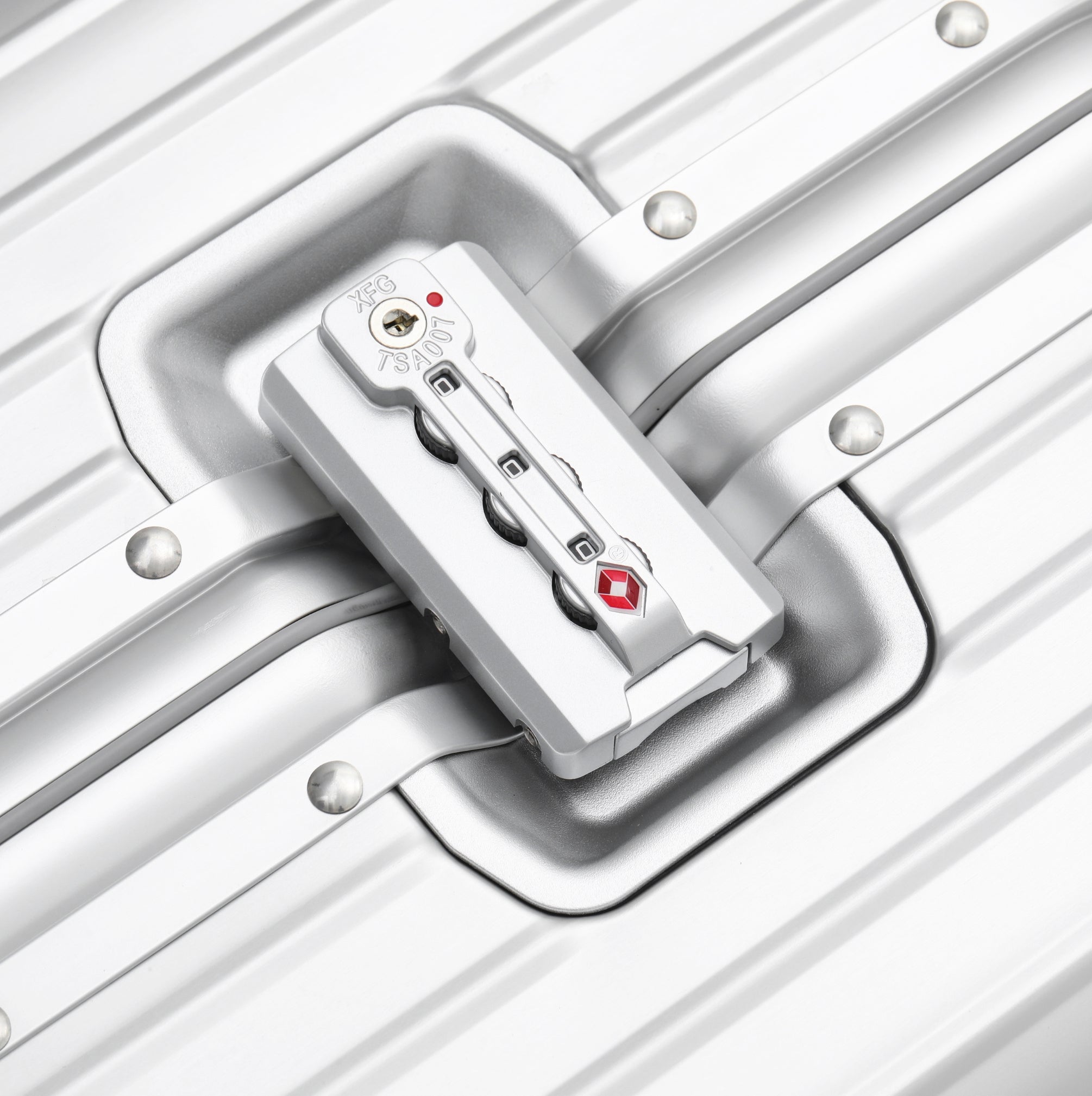 ALUMINIUM SUITCASE ( V2 NEW & IMPROVED - STRONGER ALUMINIUM & REMOVEABLE WHEELS ) PRE ORDER SHIPPING JUNE 10TH