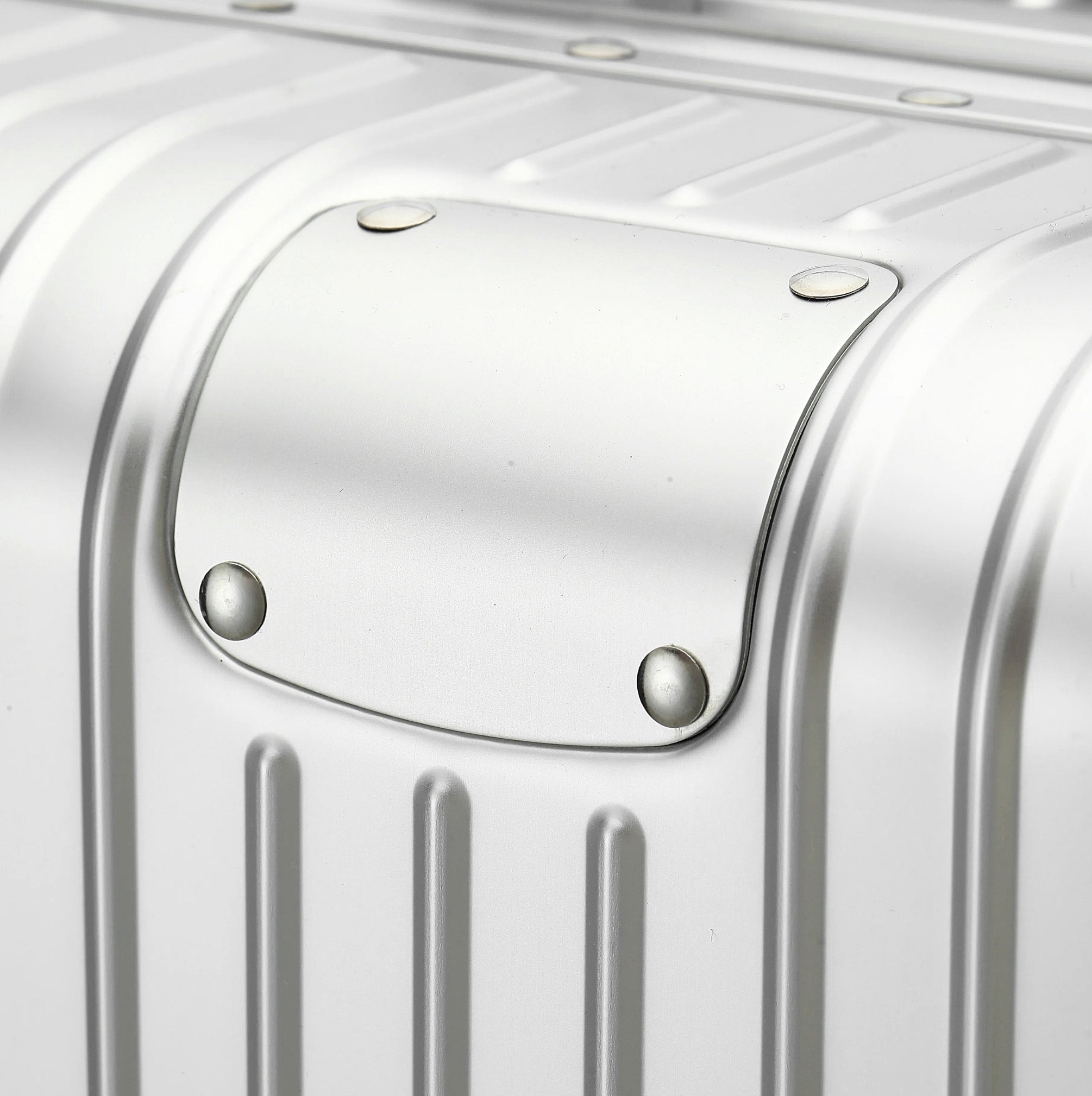 ALUMINIUM SUITCASE ( V2 NEW & IMPROVED - STRONGER ALUMINIUM & REMOVEABLE WHEELS ) PRE ORDER SHIPPING JUNE 10TH